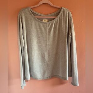 Billabong Women's Long Sleeve Scoop Neck Top - Light Gray